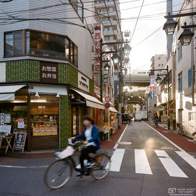 Late afternoon at a street corner in Nakajuku, a friendly neighborhood in Itabashi, Tokyo.