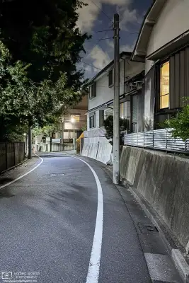 Night backstreet photo from the Shimura area of Itabashi Ward in Tokyo, Japan.