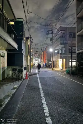 Night backstreet photo from the Shimura area of Itabashi Ward in Tokyo, Japan.