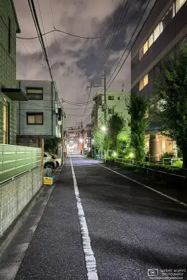 Night backstreet photo from the Shimura area of Itabashi Ward in Tokyo, Japan.