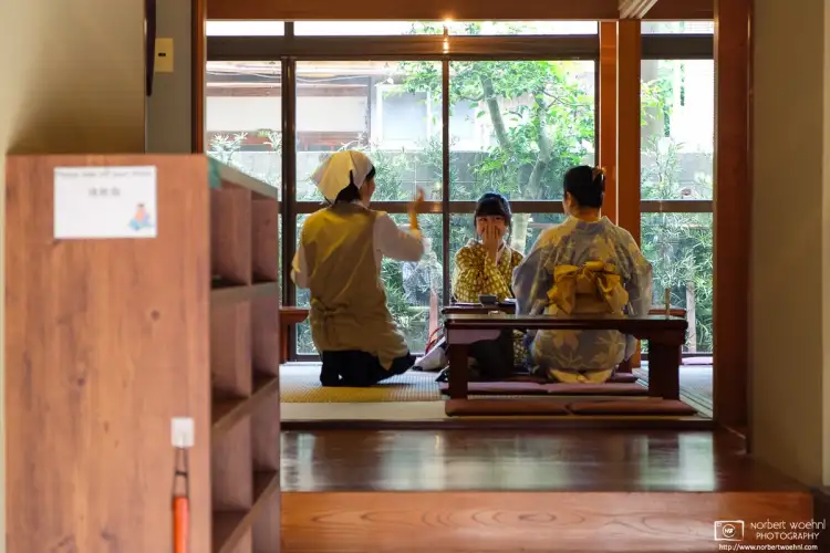 Strolling through Higashi Chayagai, a historic district in Kanazawa, Japan, I got a glimpse into one of the beautifully preserved old teahouses.