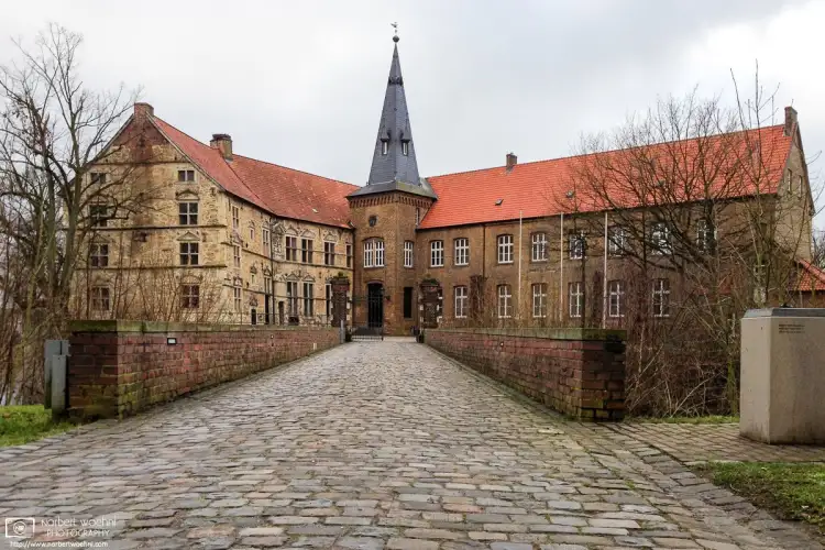 Lüdinghausen Castle is the eponym of Lüdinghausen, a mid-size town in North Rhine-Westphalia, Germany.