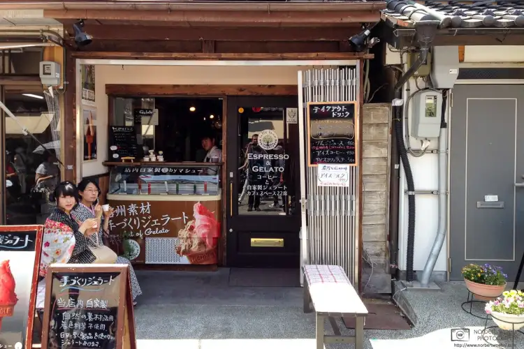 Walking along Nakamise-dori, the shop-lined approach to Nagano’s Zenkōji Temple, I came across this moment outside a small ice cream shop.